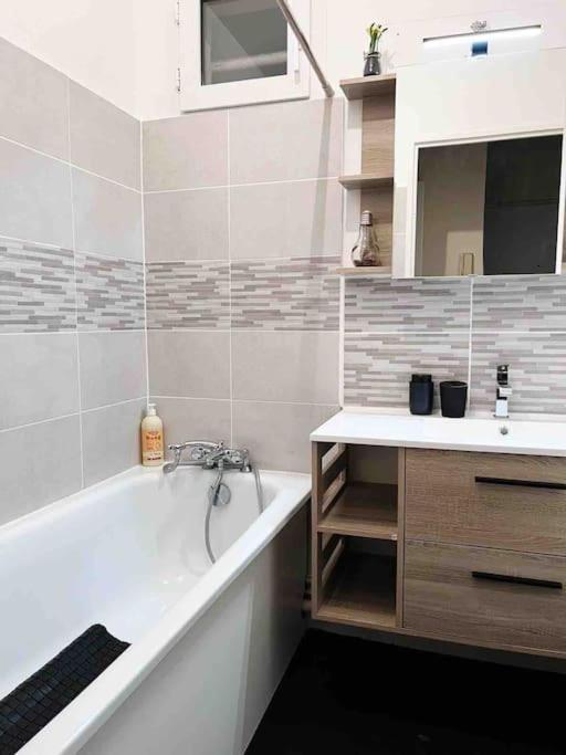 Logement Entier Chambre+Salon + Jardin & Terrasse Les Ulis Kültér fotó