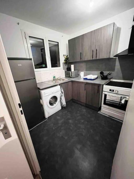 Logement Entier Chambre+Salon + Jardin & Terrasse Les Ulis Kültér fotó